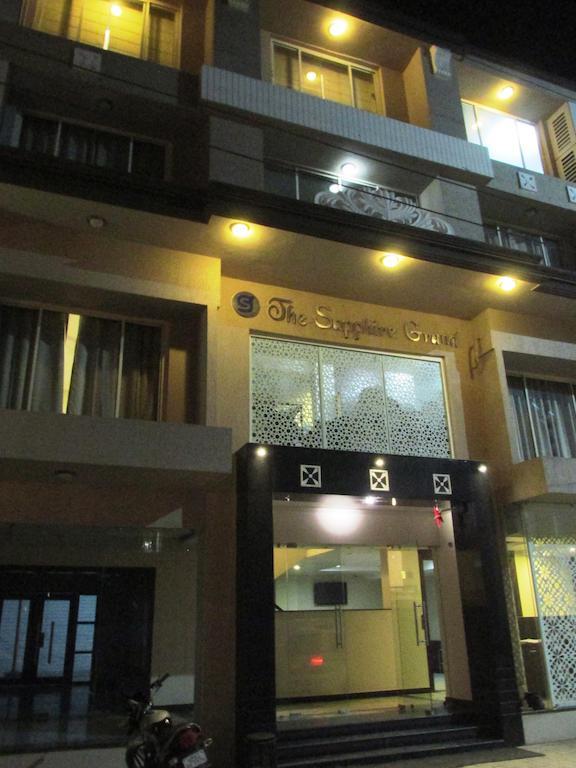 Отель The Sapphire Grand Варанаси Экстерьер фото