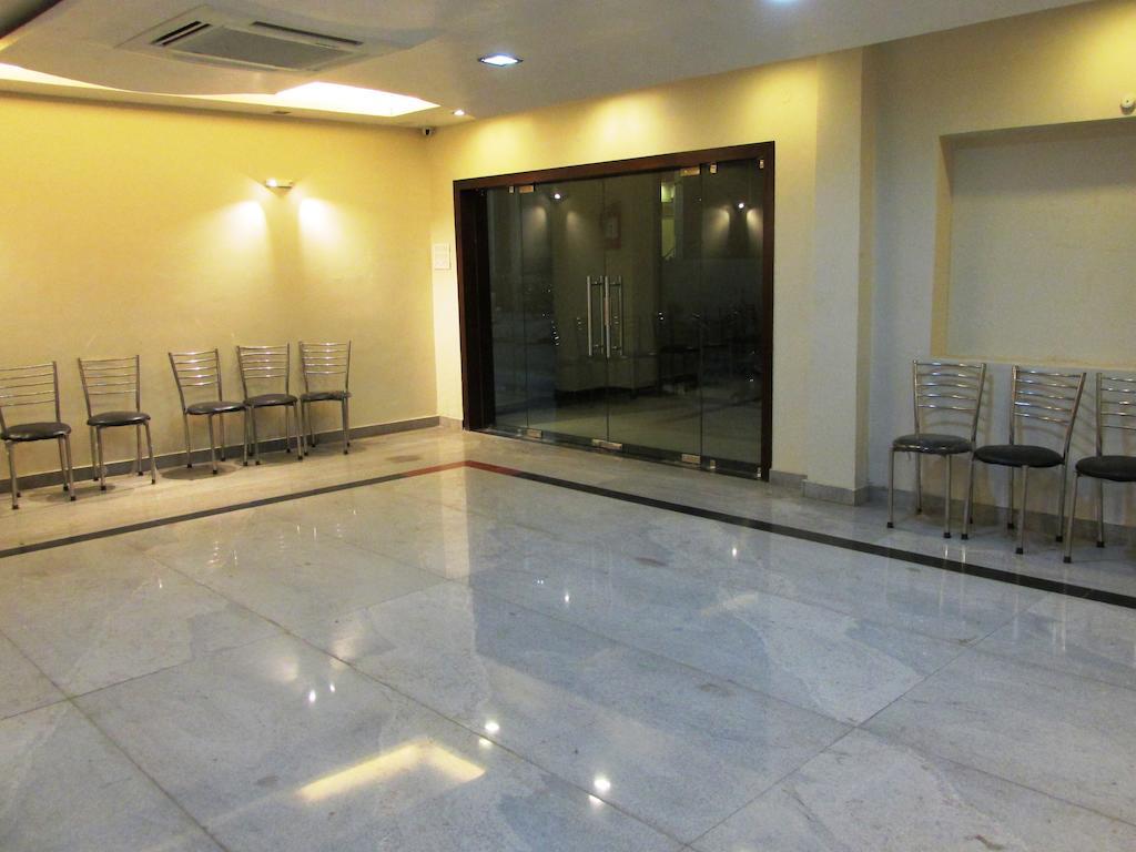 Отель The Sapphire Grand Варанаси Экстерьер фото
