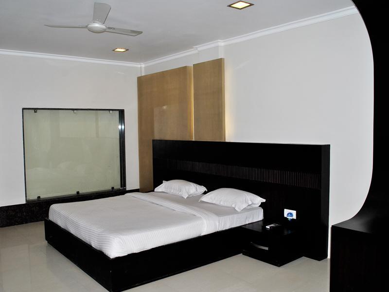Отель The Sapphire Grand Варанаси Экстерьер фото